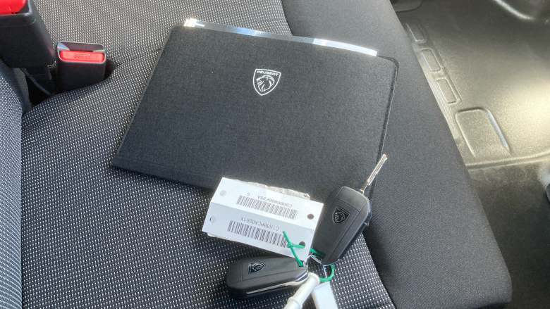 Peugeot Expert M Diesel 2.2 BlueHDi 150 Professional Van